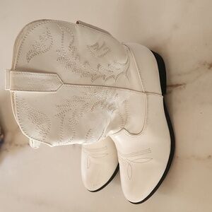 White cowgirl boots